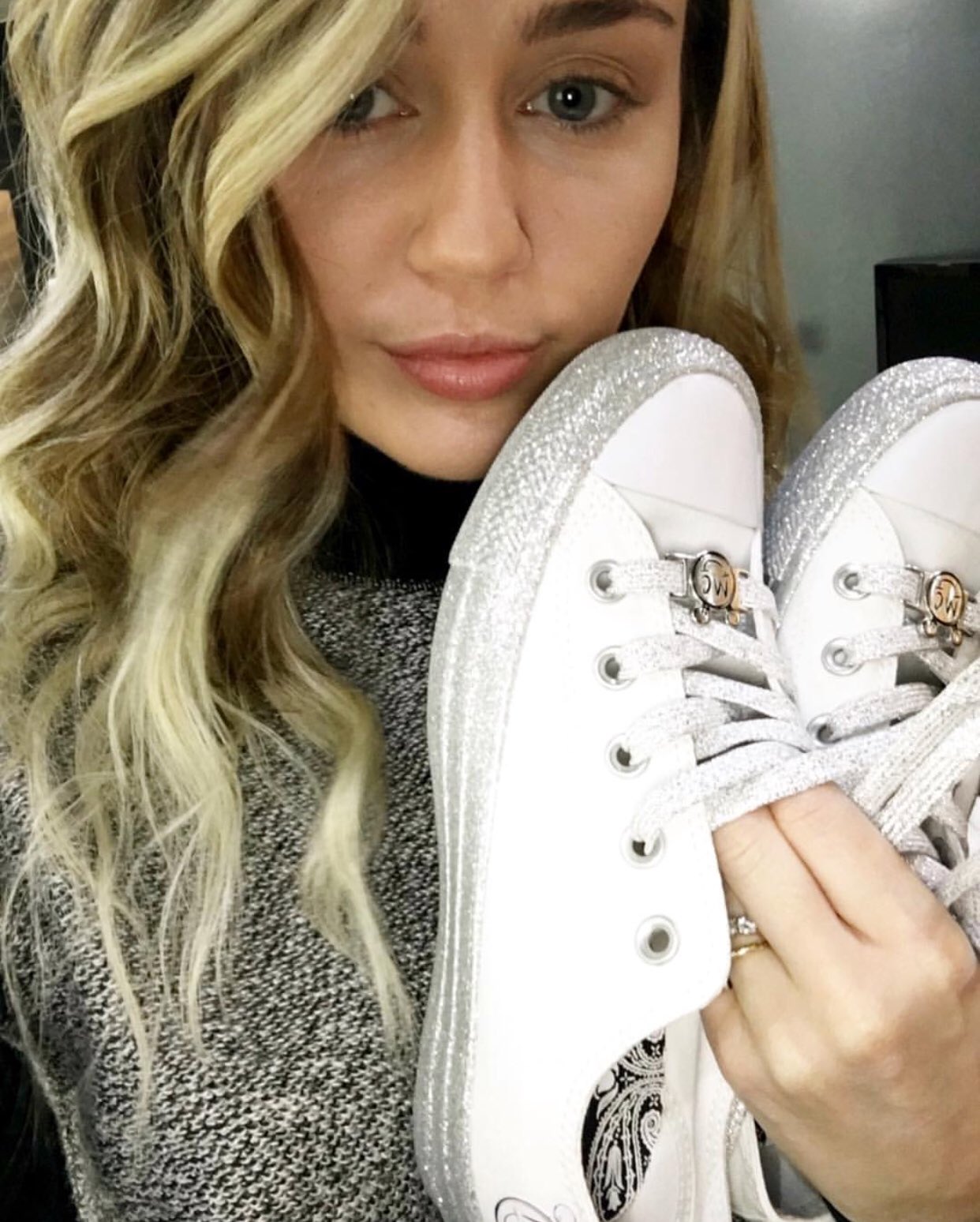 Miley Cyrus on X MORE of my converse collab designs coming soon This is just the 1st round of samples LOVE White w glitter low tops https t hnU9IUBSXT X