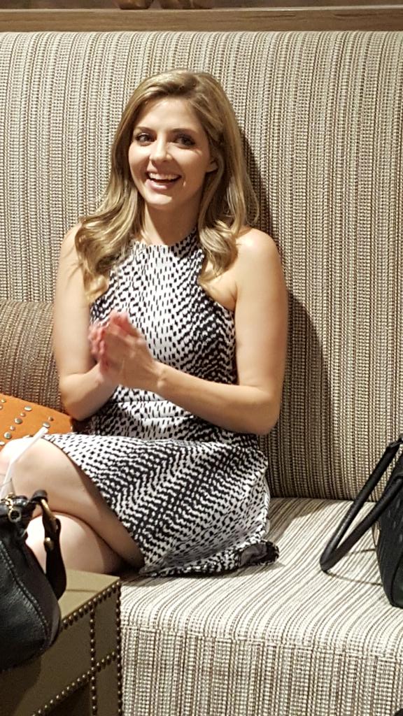 lundt06's tweet photo. @jen_lilley Welcome hometo Days!  The countdown begins. Thank you @carlivatiron &amp; @greg_meng. #mustseedays. ❤❤❤ https://t.co/6AhF5XkOGs