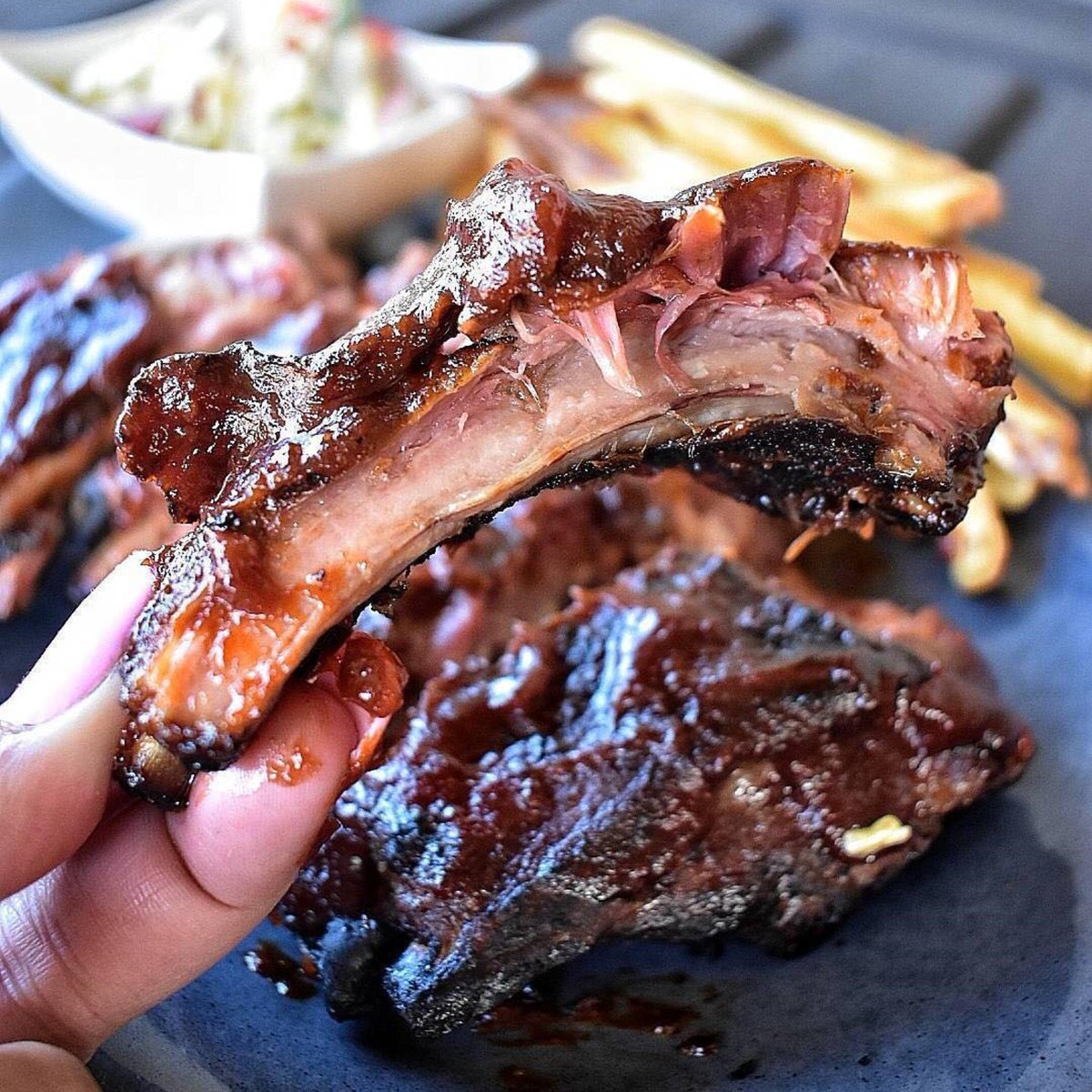 What's for dinner? - how about some lovely saucy ribs? 🤤 #yummo .    .
🐷 .    .
🐷 .    .
📷 courtesy @foodwithmonica #insiderfood @wildwoodsouthlake
👁️ via @thisisinsiderfood Things are getting saucy. 😜
🐷 .    .
🐷 .    .
#bbq #bbqlads #bbqnation #lowandslow #bbqkettle