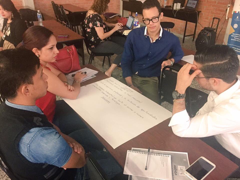 LabicHonduras's tweet photo. ¡Co-creando soluciones para combatir el Desempleo Juvenil en Honduras! 👏🏼👏🏼 #HondurasInnova https://t.co/kzzHO6fMfk