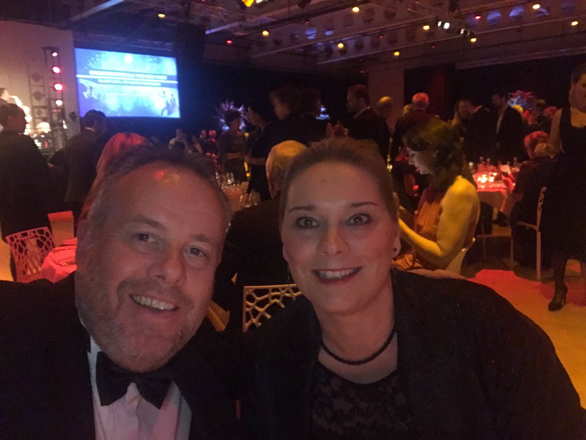 Wij zijn erbij! #vnogala #dagvdondernemer Leuke avond 😃