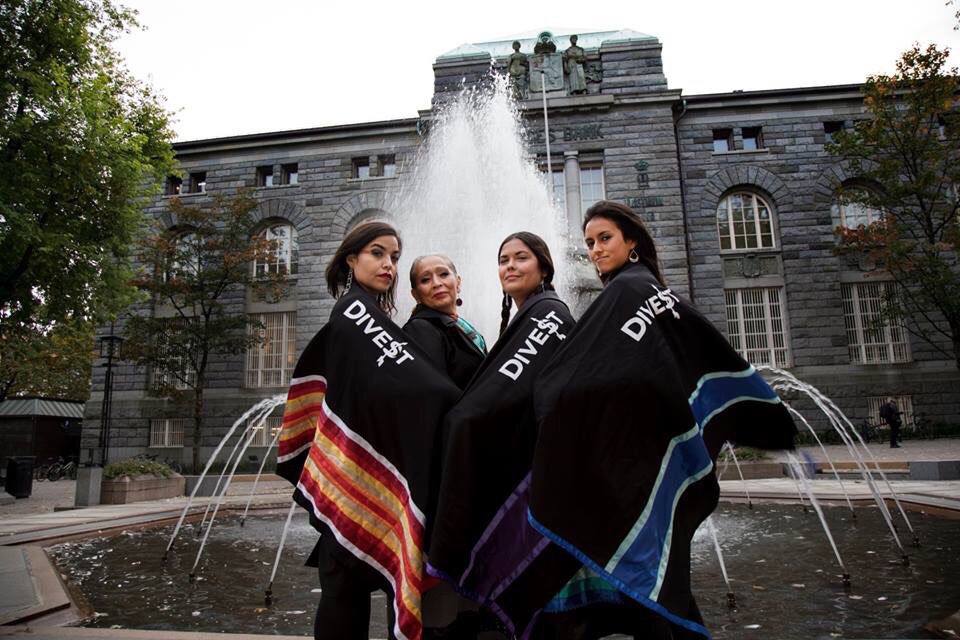 MazaskaTalks's tweet photo. Norway may divest $37 bil from oil &amp; gas after pressure from Samí &amp; 2 indig women's delegations from #StandingRock #WaterIsLife #NoDAPL https://t.co/NJugEc6Lpl