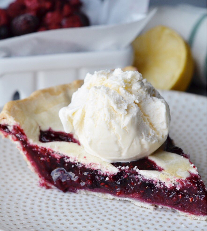 Excited to be on Crust Club’s blog for a gluten free pie recipe! Razzleberry pie anyone?  
crustclub.com/glutenfreemama