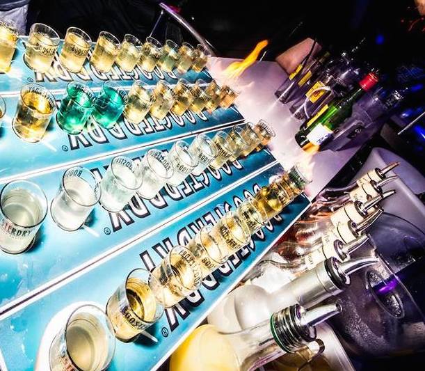 Boosterdry's tweet photo. Session nocturne avec Boosterdry @beringrockvodka pour shooters 🐺

#boosterdry #beringrockvodka #shooters #nightlife https://t.co/XMwru0vayV