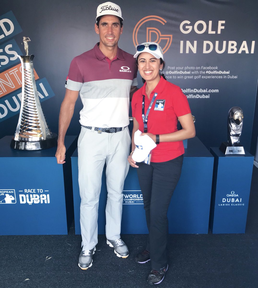 One of the highlights of #GolfInDubai is being able to walk some beautiful courses, watch some amazing golf, and see some fantastic players!🏌🏻⛳️👏🏻 #RaceToDubai #HappyGolfMarshal 😎
Gracias, <a href="/RCabreraBello/">Rafa Cabrera Bello</a> and <a href="/golfindubai_/">Golf in Dubai</a> 😄