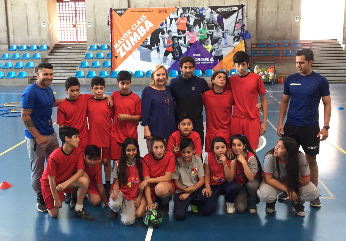 ceciliamorel's tweet photo. Gracias @el_mago_oficial por tu apoyo en la promoción del deporte y la vida sana, especialmente en los niños https://t.co/qa93S4Q7zr