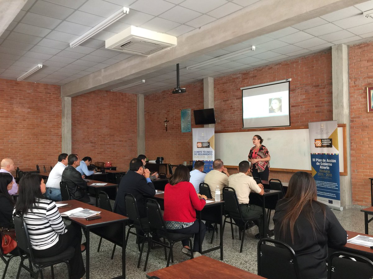 LabicHonduras's tweet photo. ¡Así se llevó a cabo el taller de Co-creación Ciudadana con miembros de la Academia y Empresa Privada! #HondurasInnova 👏🏼👏🏼 https://t.co/MbeWyCxHVv