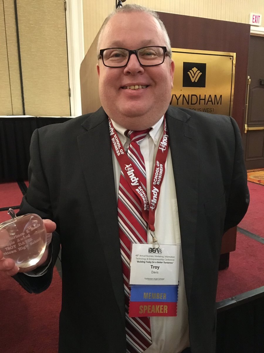 kmilleryms's tweet photo. Congrats to @TroyDavis16 on his award at IBEA! @YorktownHighSch https://t.co/SHYFW8O8Rv