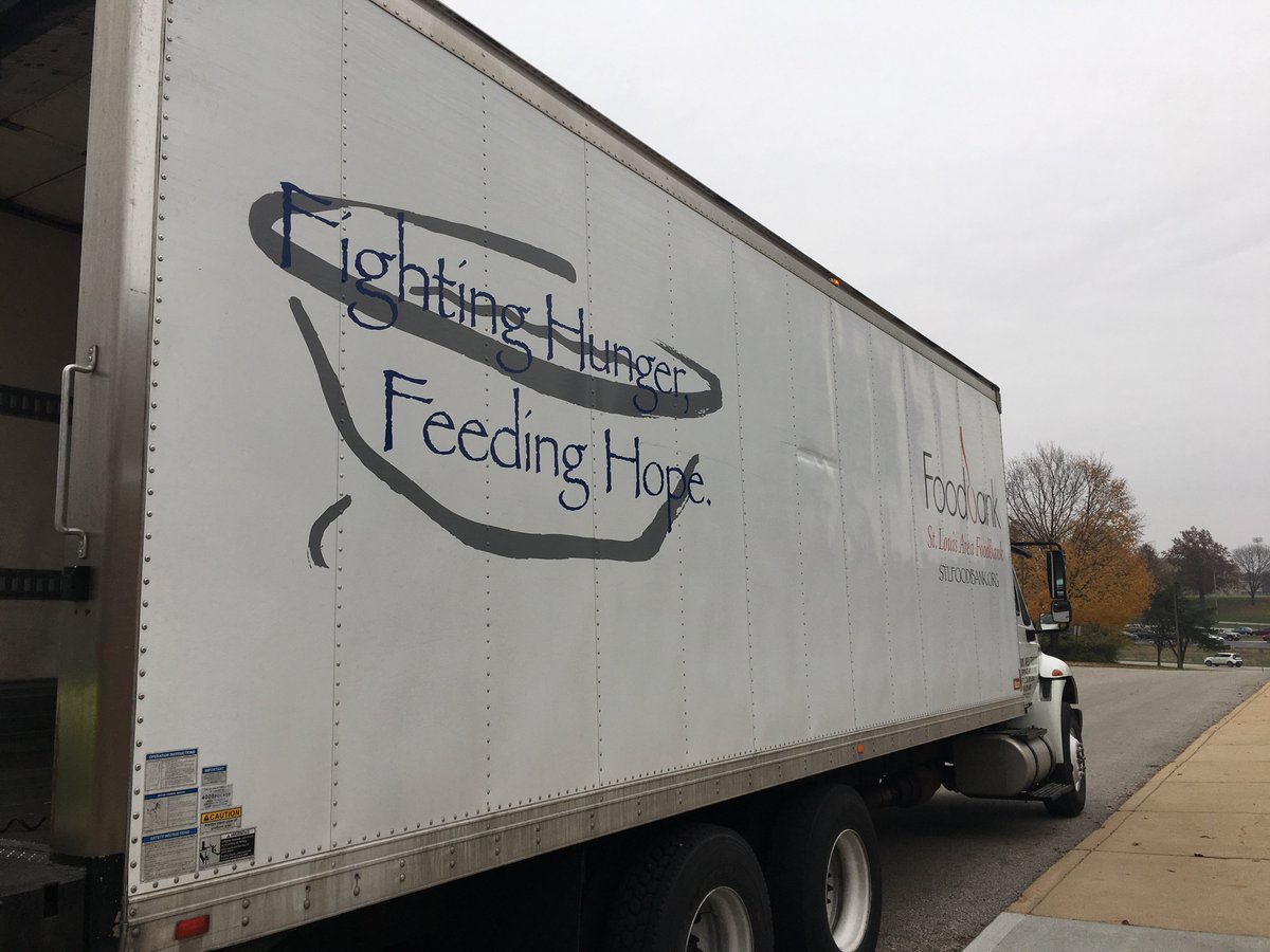 msethornburg's tweet photo. Partnering with The St. Louis Area Foodbank for Parkway’s first Mobile Market! @STLFoodbank @newsfromNEMS https://t.co/PzUujEW9sd