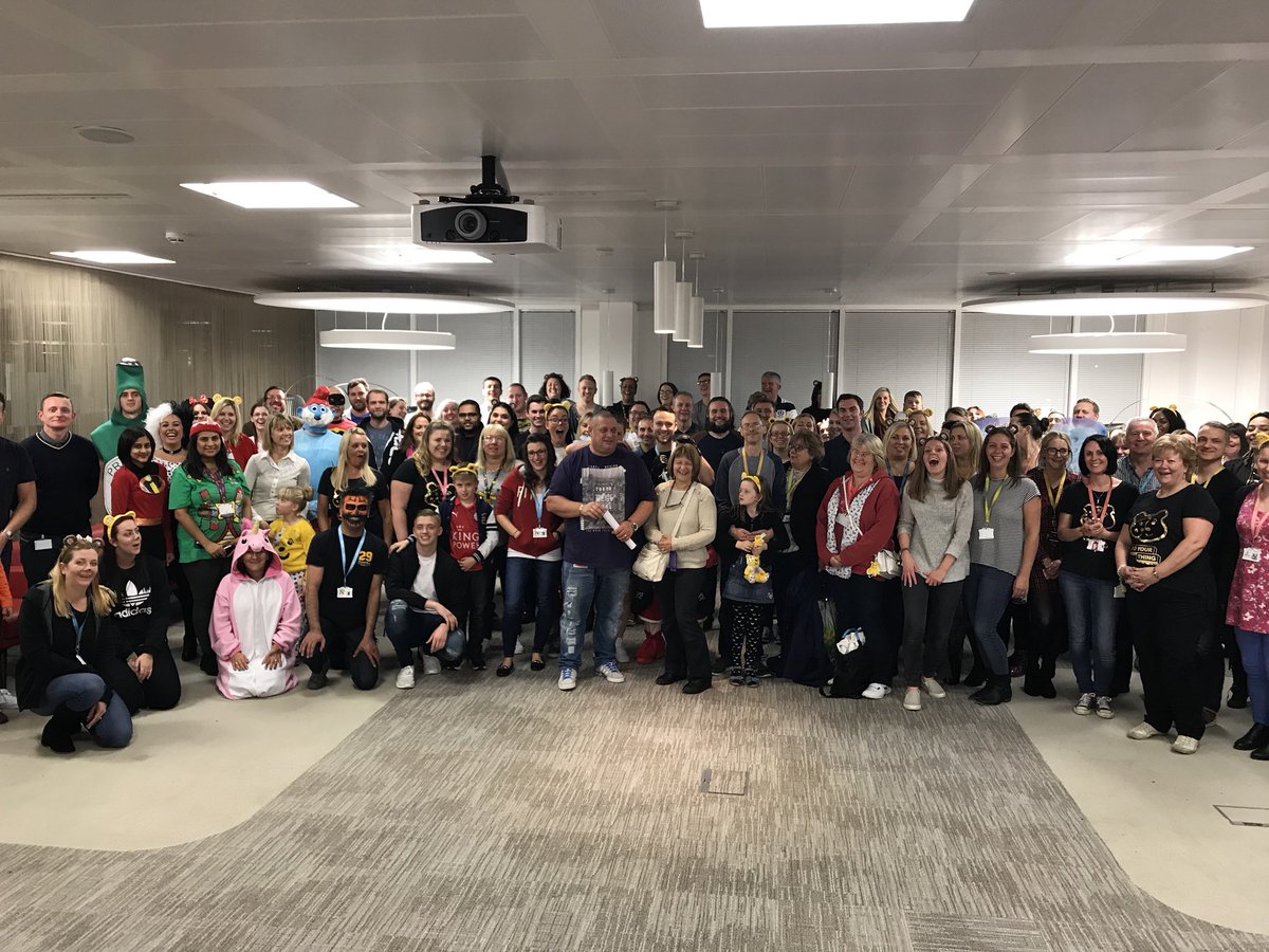 Ricoh staff ready to take calls for the BBC <a href="/BBCCiN/">BBC Children in Need</a> <a href="/RicohUK/">Ricoh UK</a> #charity #proud #teamwork