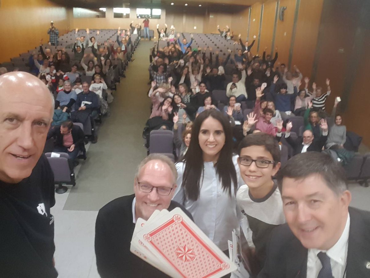 miquelduran's tweet photo. #lamtp a @quimicaURV selfie amb el Rector URV , @judit__torrent i ajudants joc final. Gràcies!! https://t.co/LA5YoN08OJ