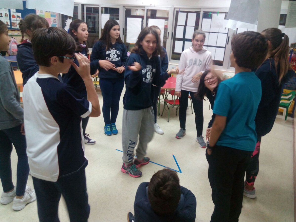 CtGrupos's tweet photo. En #GA2 siguen trabajando para conocerse a sí mismos y a su grupo!!! #MaristasGVX #MueveteMaristas #Welovegrupos #Pasarlobien https://t.co/BKaLjlFekj