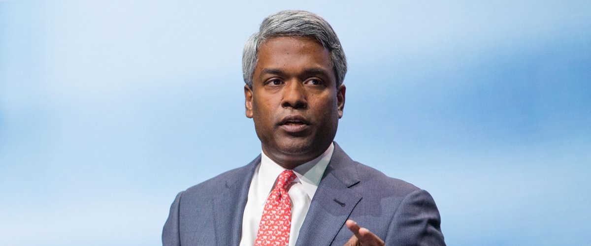 OracleCloud's tweet photo. Thomas Kurian says @Oracle Cloud is at the front of today’s #cloud market. But how does that help customers adopt tomorrow’s technologies? Great read from @OracleProfit https://t.co/FRZ5hyc6mt https://t.co/lnf5CO4as4