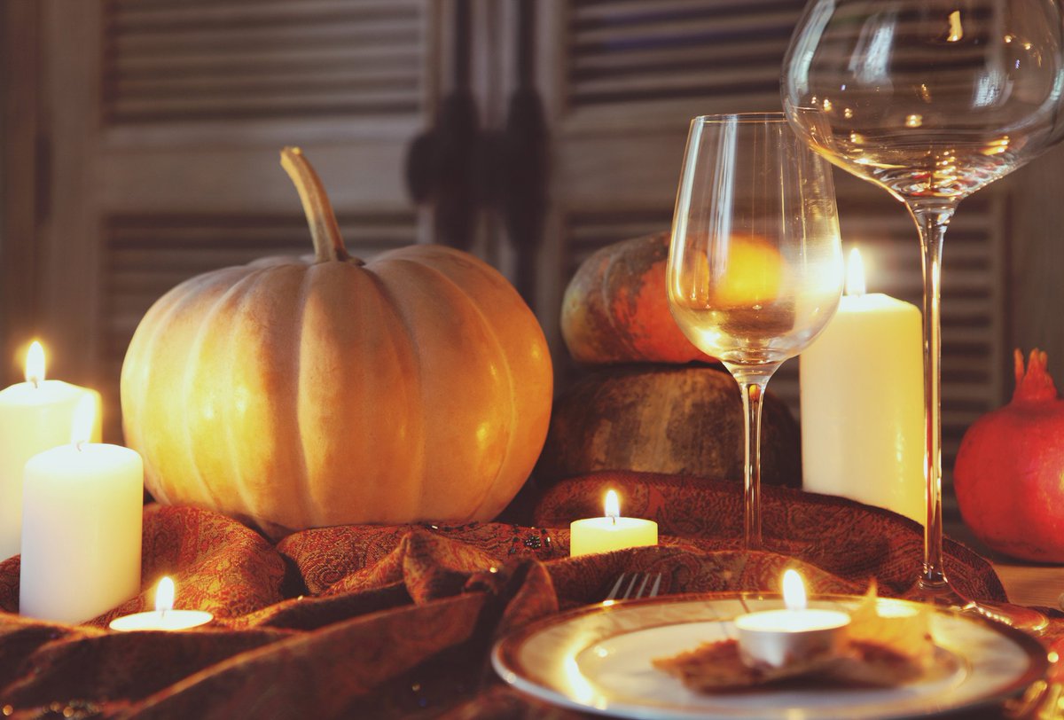 BaltMarriottWf's tweet photo. Don't want to cook Thanksgiving dinner and then clean up after all your guests leave? No problem!  Call today, 1-410-895-1879, to make a reservation at Apropoe's for your family's Thanksgiving dinner! Check out the full menu here: https://t.co/CaeAP28ahx https://t.co/1ytOCurtYi