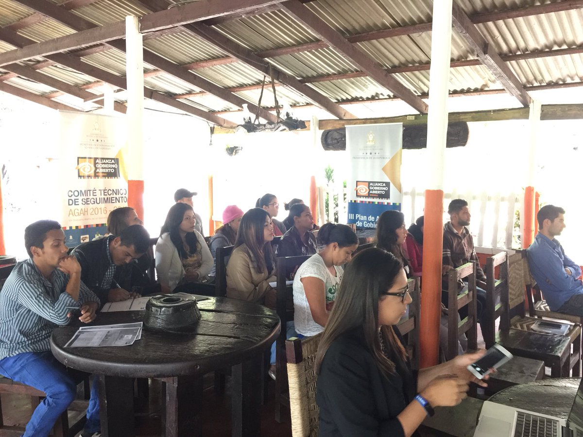 LabicHonduras's tweet photo. ¡Taller de Co-creación con los jóvenes del municipio de Valle de Angeles! 👏🏼#HondurasInnova https://t.co/AW7K6clIvh