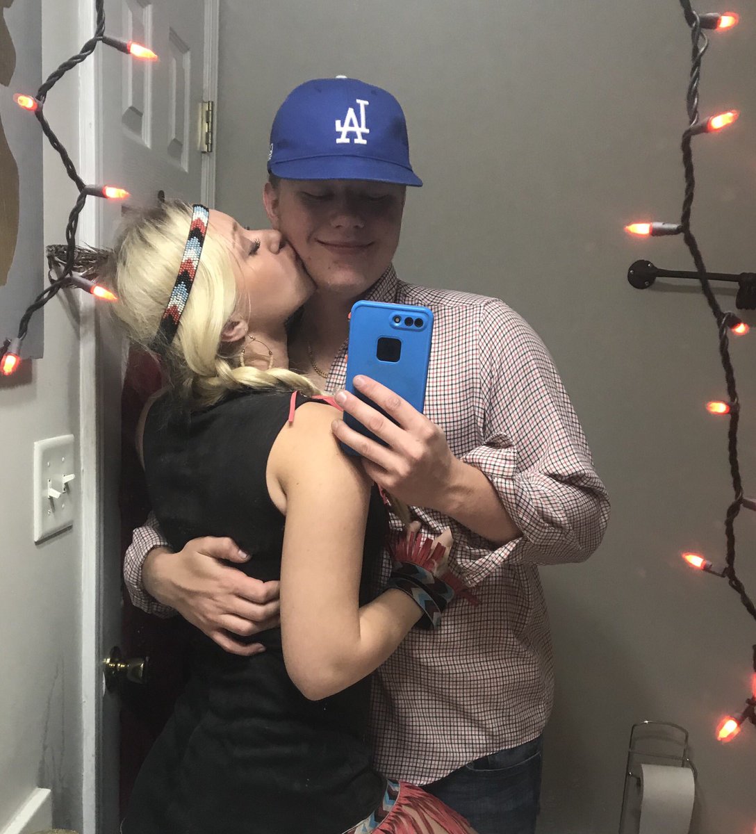 Hailey__moore's tweet photo. Happy birthday to the loml. Glad I️ get to spend another one with you...hope it’s the best 💚💋🎈 https://t.co/vP6e1mCJsR