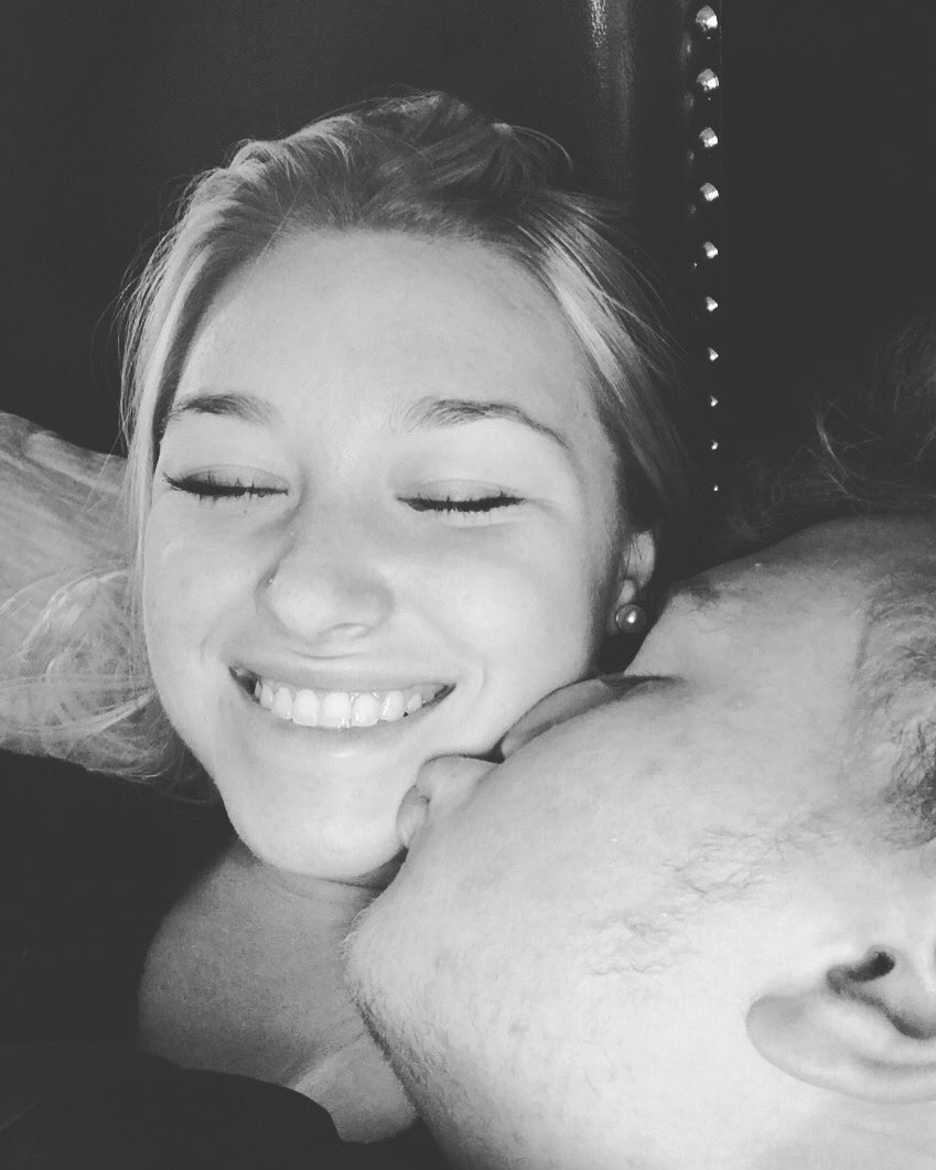 Hailey__moore's tweet photo. Happy birthday to the loml. Glad I️ get to spend another one with you...hope it’s the best 💚💋🎈 https://t.co/vP6e1mCJsR