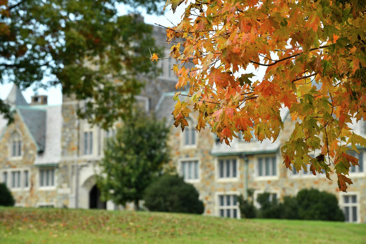 berrycollege's tweet photo. Happy Friday, Vikings! Go out there and have a spectacular weekend. #fallatberry https://t.co/w8THl0pIWS