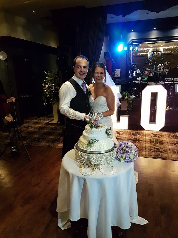 lmcallister13's tweet photo. 8 weeks had flown in!! #weddingthrowback https://t.co/rK5XpVcWPz