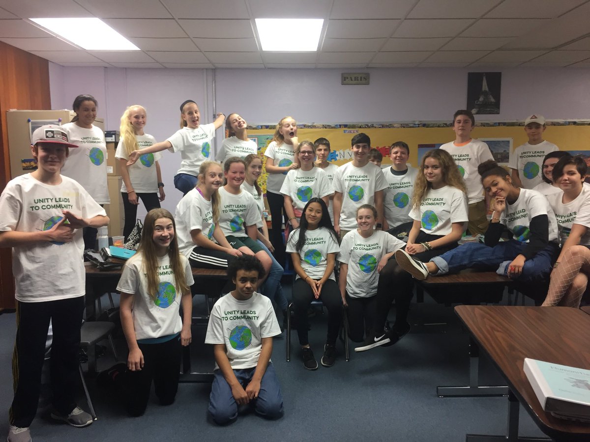 CMSPrincipals's tweet photo. #cmsvt student council celebrates unitythroughunity and their new T-shirt’s @CSDAmyMinor such an amazing group. https://t.co/SIBMv60snq