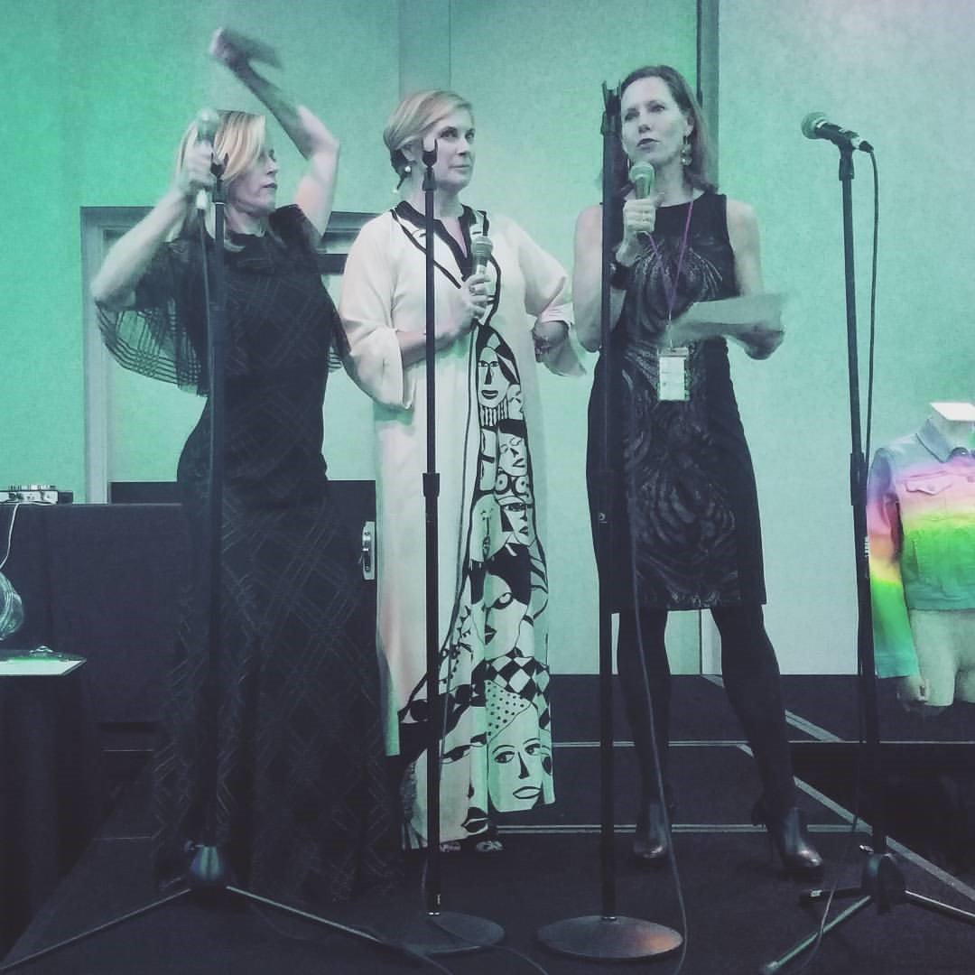 UCSF_HIVIDGM's tweet photo. Wow! What a beautiful celebration of #design and #HIV #AIDS care at #DIFFADESIGNS. BIG thank you @DIFFASF @SamBrockNBC @itsjuliebowen @mollyloot @WSanFrancisco + all supporters. We raised a lot of money for #UCSF Golden Compass program at Ward 86. Together, we make a DIFFA-rence! https://t.co/duDBiHtBT7