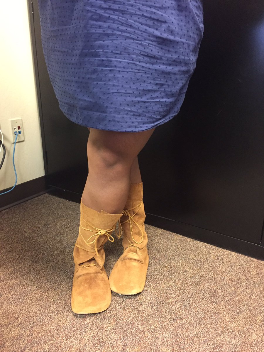 SacNAHC's tweet photo. #SNAHC staffers represent many tribal nations (some that wear mocs and some that don't!) and we are proud to share our culture and celebrate Native Heritage Month! #RockYourMocs #RYM2017 #SNAHCCulture https://t.co/iTTCyZsCaY