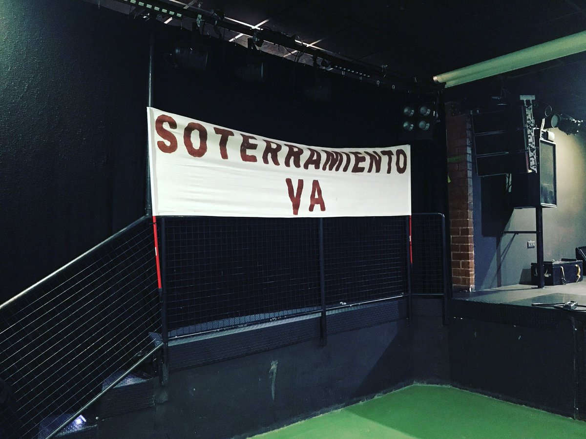 RiotPropaganda_'s tweet photo. Ya estamos en Murcia dejando todo listo para una gran noche. La apertura de puertas será a las 21:00 y quedan unas pocas en taquilla para las más rápidas. Que no te lo cuenten. 

#SoterramientoYA #Murcia #GarageBeatClub https://t.co/miefqVjXhp