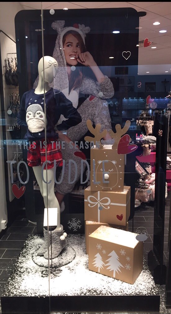 AsaTyren's tweet photo. 🎀🎁 #cosy #hkmvm 5825 @christelrup https://t.co/xoo7mvV2lF
