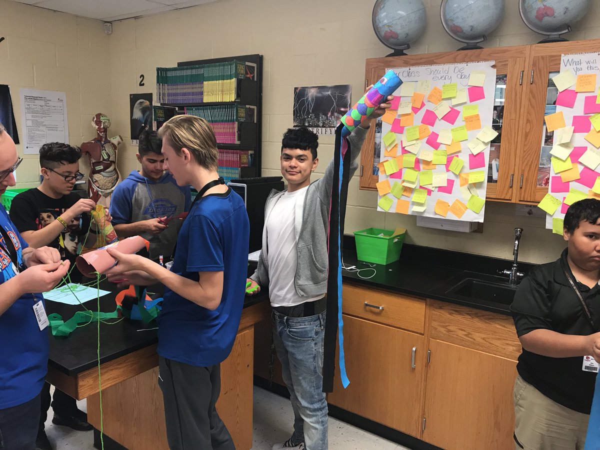 ColemanUSD259's tweet photo. Japanese Wind Socks for #DiversityFest #WPSproud https://t.co/cRBIWmHnpy