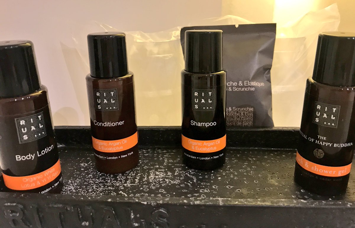 NaniArenas's tweet photo. No sabía que @Rituals tenía amenities en los hoteles. Me encanta que me reciban así en el @Hotel1935 #catalunyaexperience https://t.co/zp2ZFgcdOQ