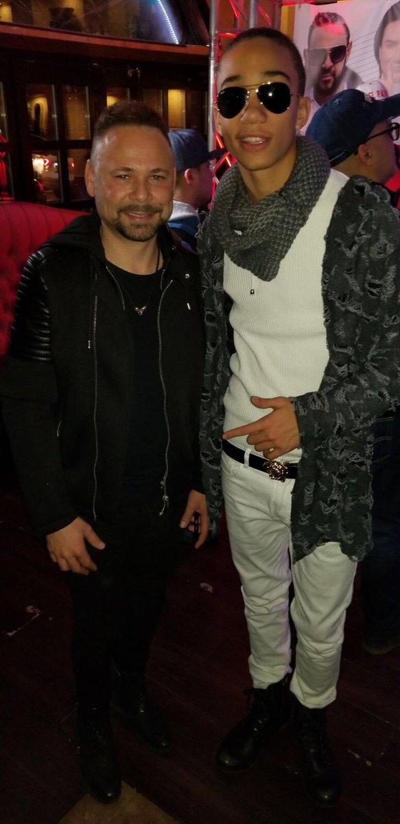 THEONLYKINGSWAG's tweet photo. Con el @elprodigiord fue un placer compartir con el #ruedadeprensa #piensoenti #bachata https://t.co/wSYZrRc4IF