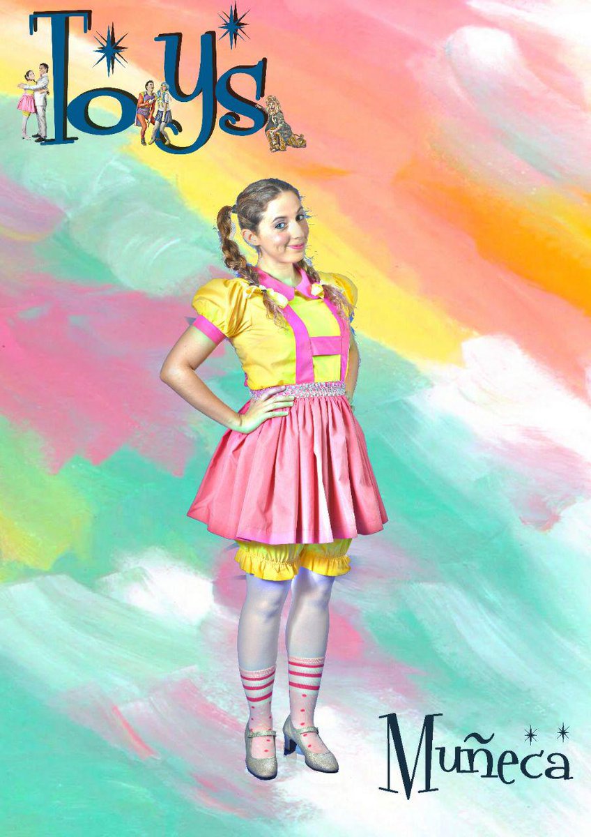 Guionycuentanue's tweet photo. ¡Ella es... MUÑECA! un personaje de los más entrañable y cariñoso. Es divertida, muy apasionada y risueña, aunque... ¡¡no consigue acordarse de nada!! ¿porqué será?, ¿recuperará la memoria?. ¡Descúbrelo en TOYS!
Interpretado por: Verónica Porteiro y Cristina de la Riva https://t.co/dZCQloi3Nf