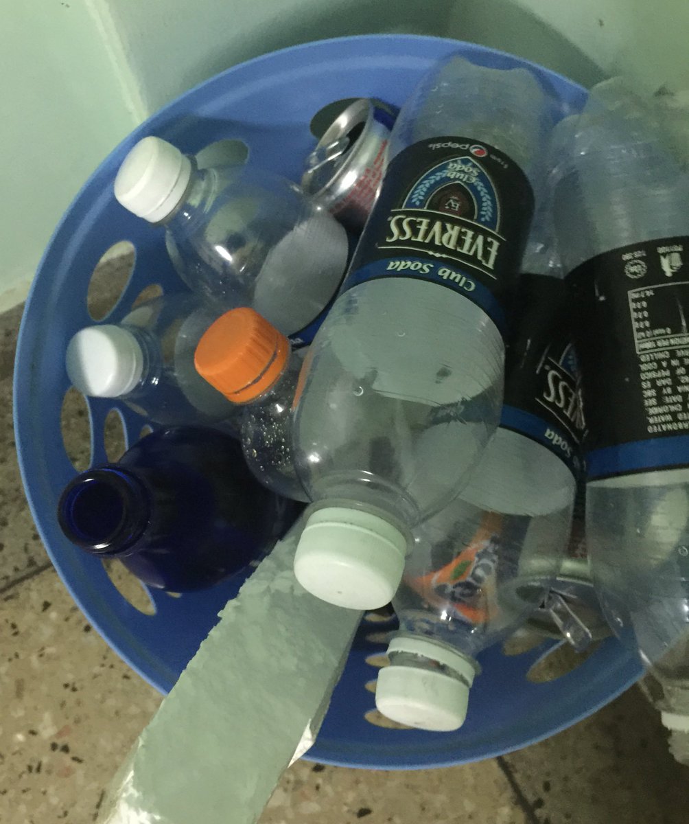DevilishShree's tweet photo. Ye sabit karta hai ki party to badi jamkar hui thi. #3bottlesdown https://t.co/tlgSiMREA2
