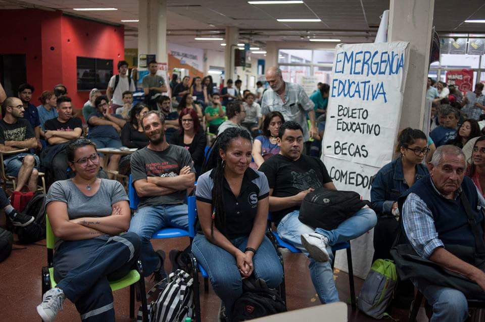 Pepsico_Enlucha's tweet photo. Contra la reforma laboral pactada con la CGT,  trabajadores d PepsiCo en lucha y el sindicalismo combativo se movilizan y llaman a la unidad de acción 
https://t.co/4L4ebvrV89 https://t.co/T2MjGMrQfg