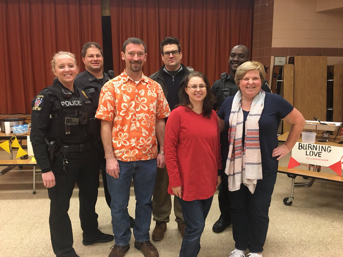 mcpnews's tweet image. Thank you to the @MCPS PTA of S. Christa McAuliffe Elementary School in Germantown for inviting Fifth District Officers Kujawa, Knuth, and Bush to the chili cook-off and craft bazaar that was held this evening at the school.