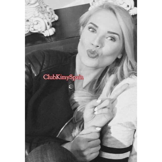 ClubKimySpain's tweet photo. Viernes al estilo @Kimy2Ramos  ❤️🔥 https://t.co/w7tAp23dBO
