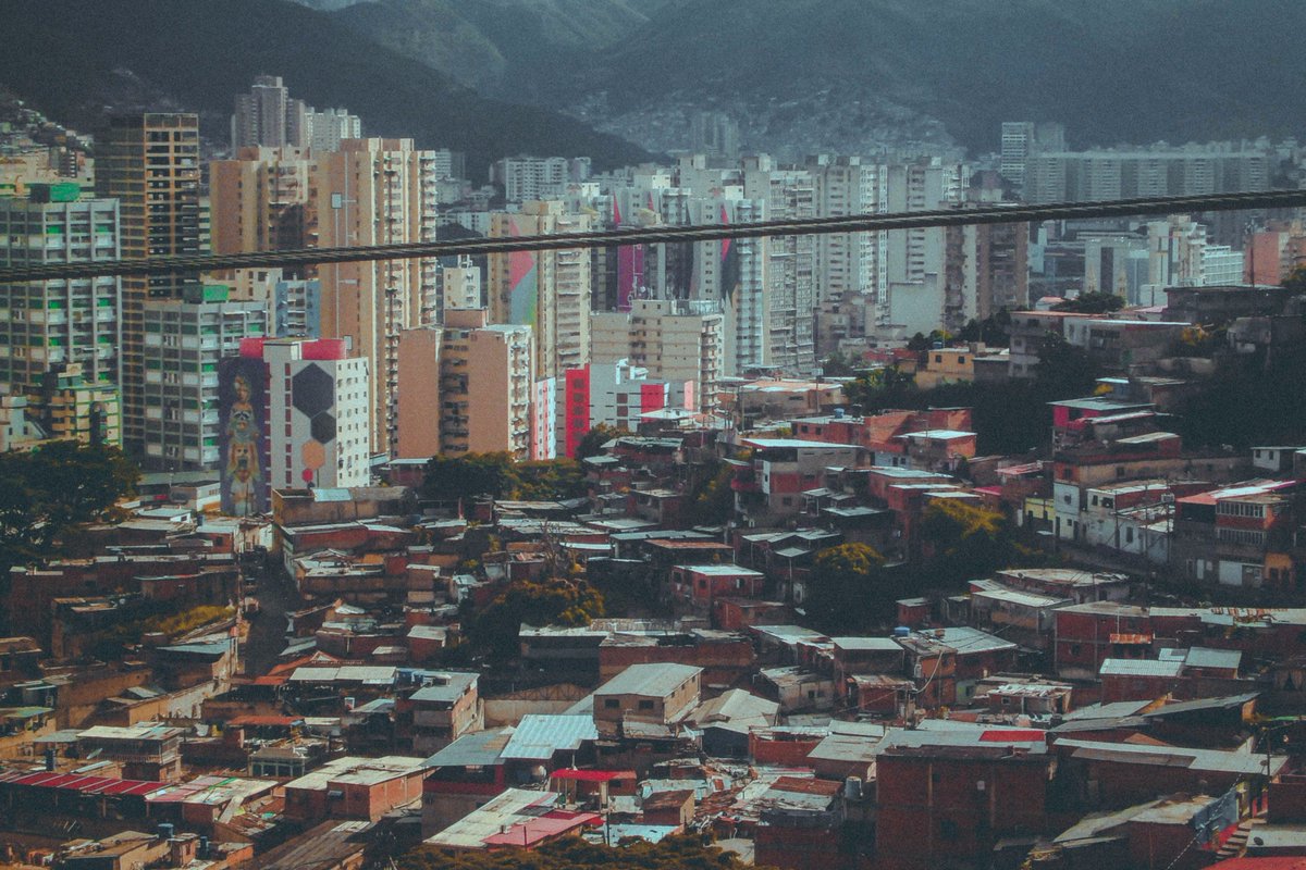 DesdeLaStreet's tweet photo. Ciudad de los sueños...// #Urban #Caracas 🇻🇪
Shot and color by. @ysanogs https://t.co/p7AsDoKGG4