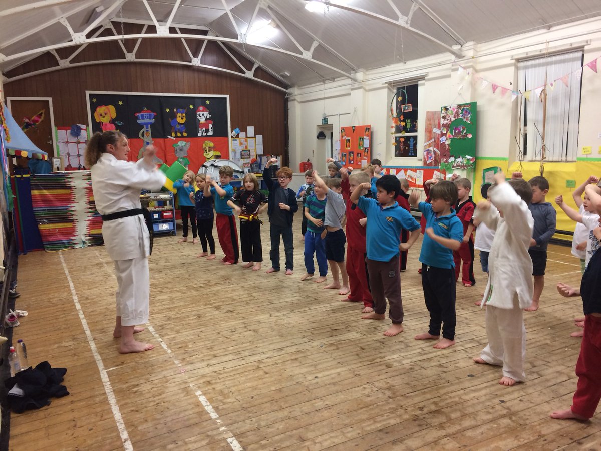 9thRamsbottom's tweet photo. Karate at Beavers... #karate #iscout #ramsbottom #team9thrammy #beaverscouts #redtigerkarate https://t.co/c51Nw4td5k