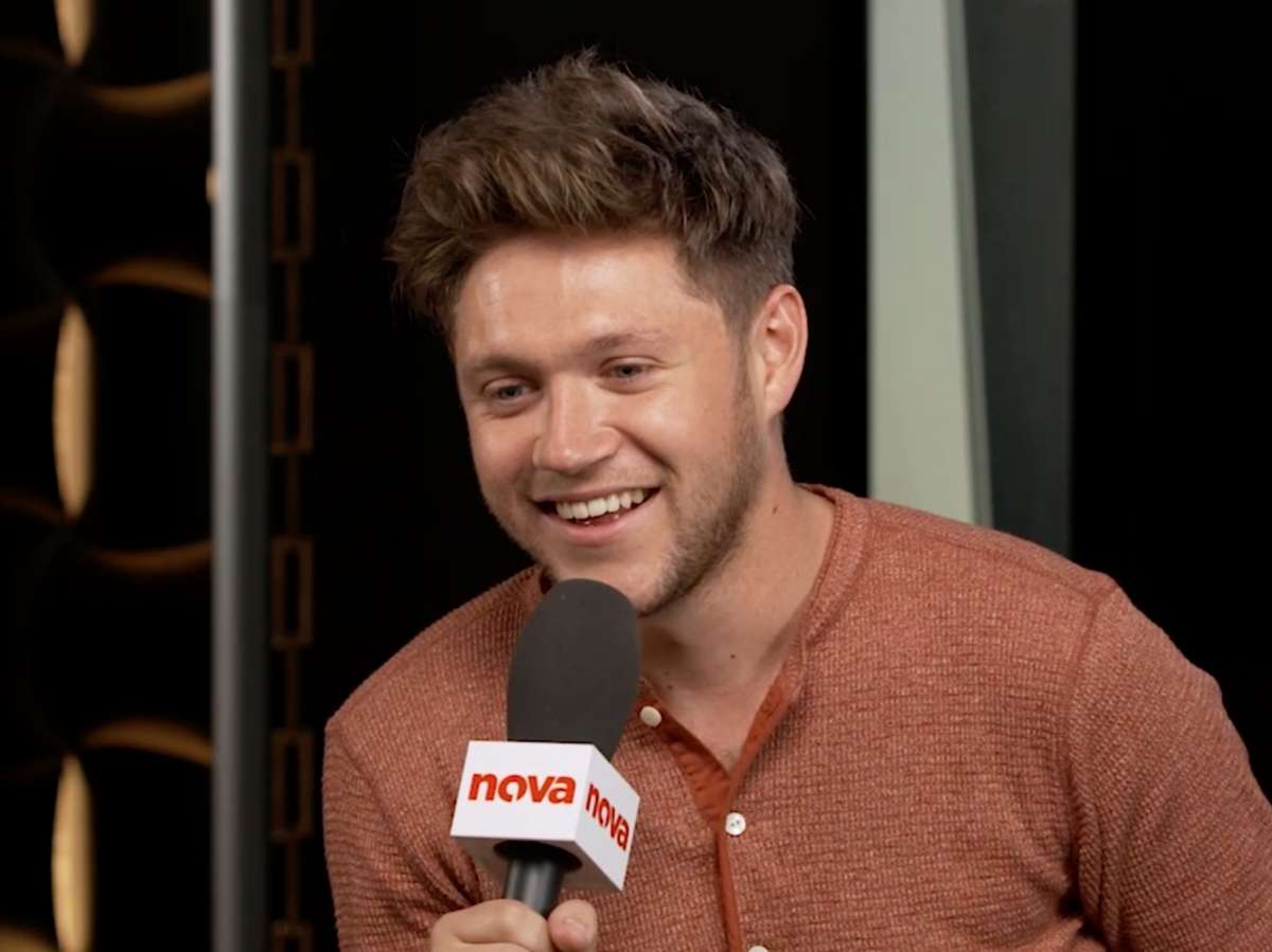these_5_idiots's tweet photo. @NiallOfficial for New Artist of the Year presented by T-Mobile at the #AMAs   #NIALLxAMAs https://t.co/6jZN1zlb2J