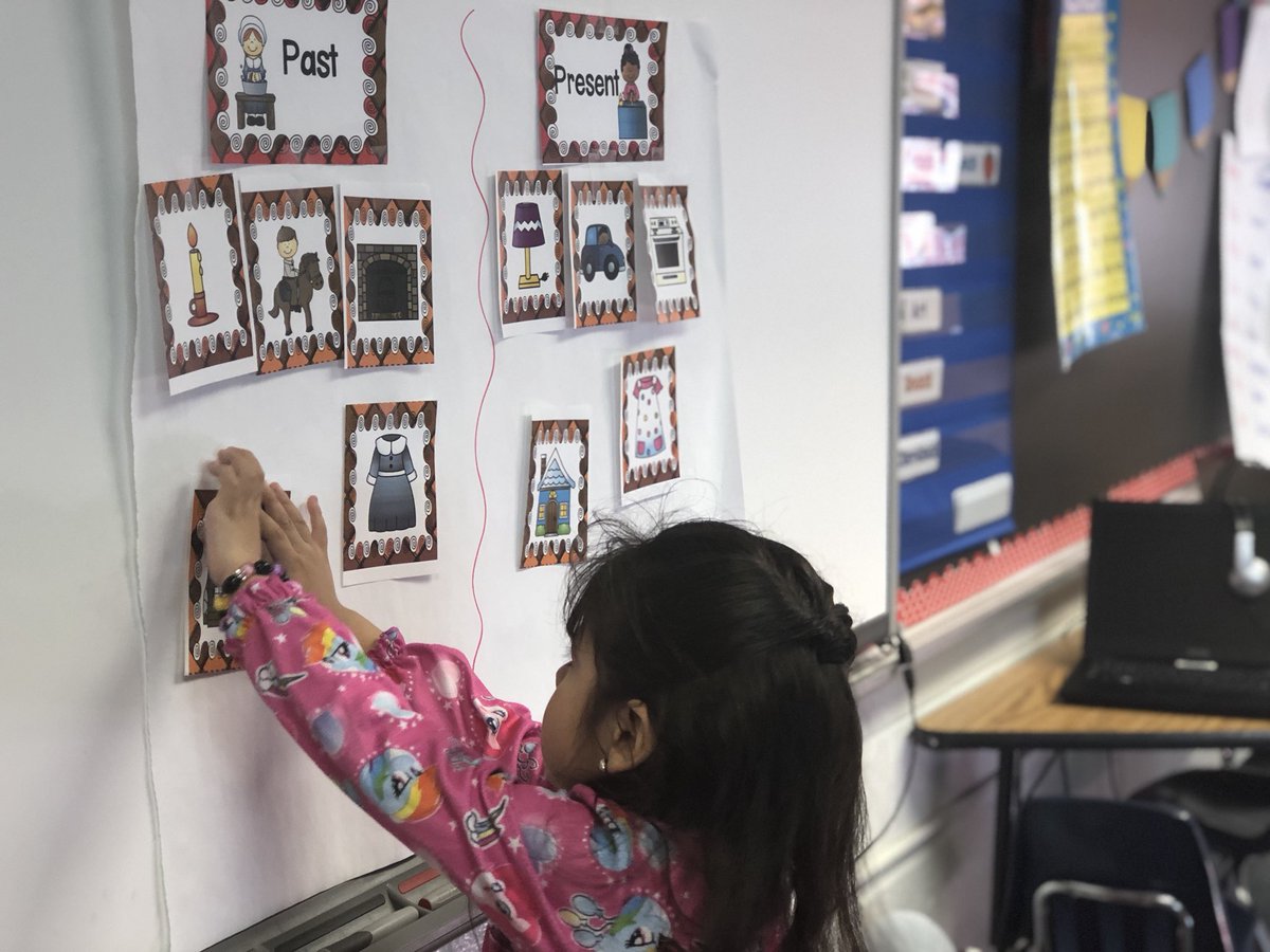bmpkteam1's tweet image. Students sorted pictures according to whether they were from the past or present. #socialstudies #room11 #ourmustangs @BrenMarPark_ES