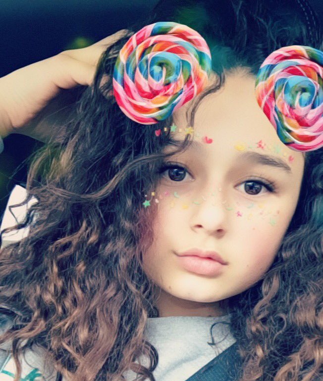 therebeccabloom's tweet photo. Happy Friday !! https://t.co/YXcHIPYyK0
