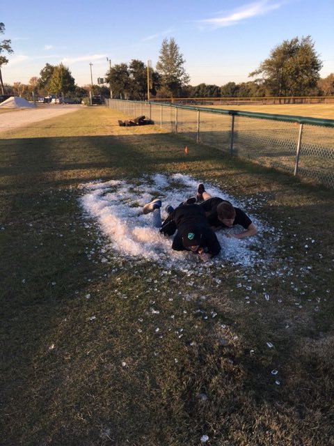 hornetbaseball_'s tweet photo. #ManUp2017
Make Shift Ice Crawl ❄️☃️ https://t.co/NxKQpe4dqe