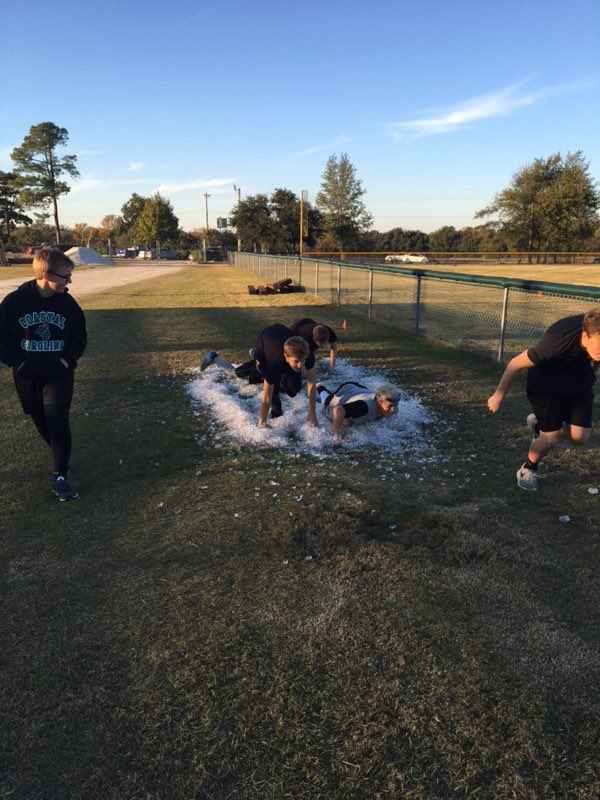 hornetbaseball_'s tweet photo. #ManUp2017
Make Shift Ice Crawl ❄️☃️ https://t.co/NxKQpe4dqe
