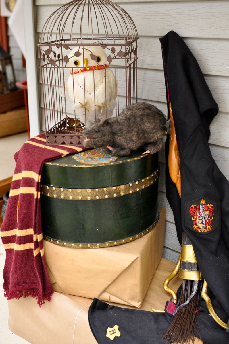 NotSoPerfectPRT's tweet photo. We decorate our house Harry Potter themed every year for Halloween. I think the Thestral was my favorite addition this year. Now if only I actually lived at Hogwarts!  https://t.co/FsRdCXA62l #harrypotterhouse #harrypotter #harrypotter20 #hogwarts #wizardsunite #notsoperfect https://t.co/d18YzeMf9I