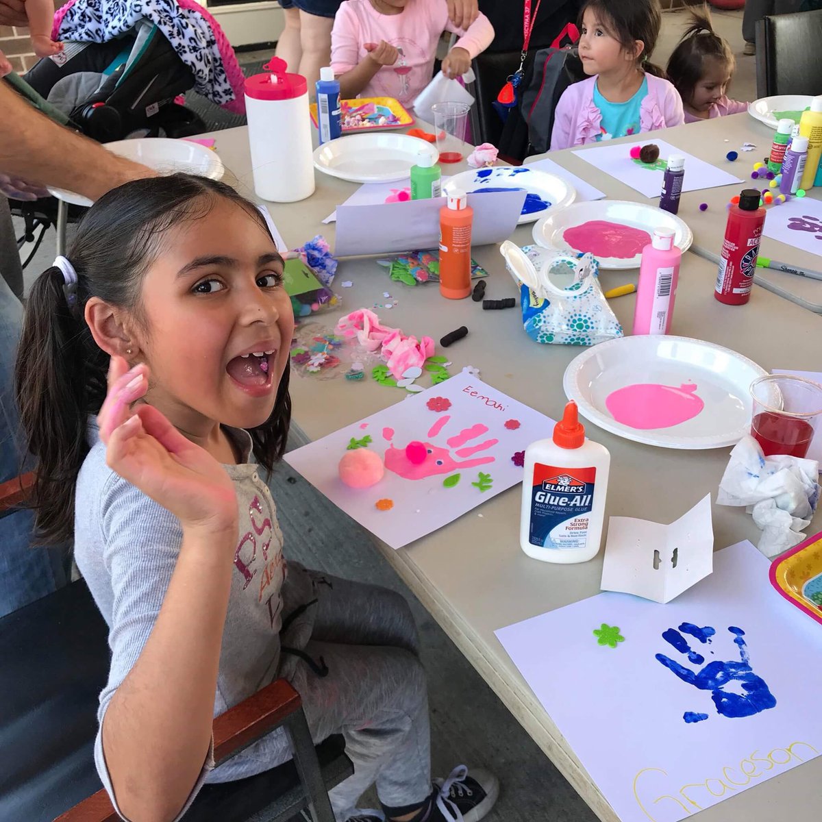 birthdayjoytx's tweet photo. Crafts are always a hit at our parties!  #spreadyourjoy #givingtuesday #houston #nonprofit https://t.co/q4HWxZfax7