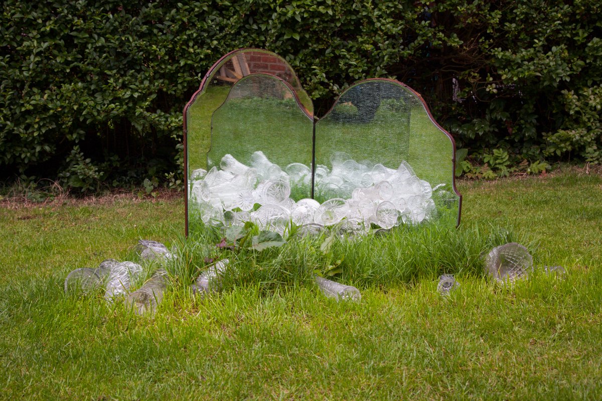 FairgroundFable's tweet image. 'Hanging on every word' and 'Forming No Attachments', part of Manifold with General Practice, launching Fri 8th Dec derbyquad.co.uk/exhibition/gen…