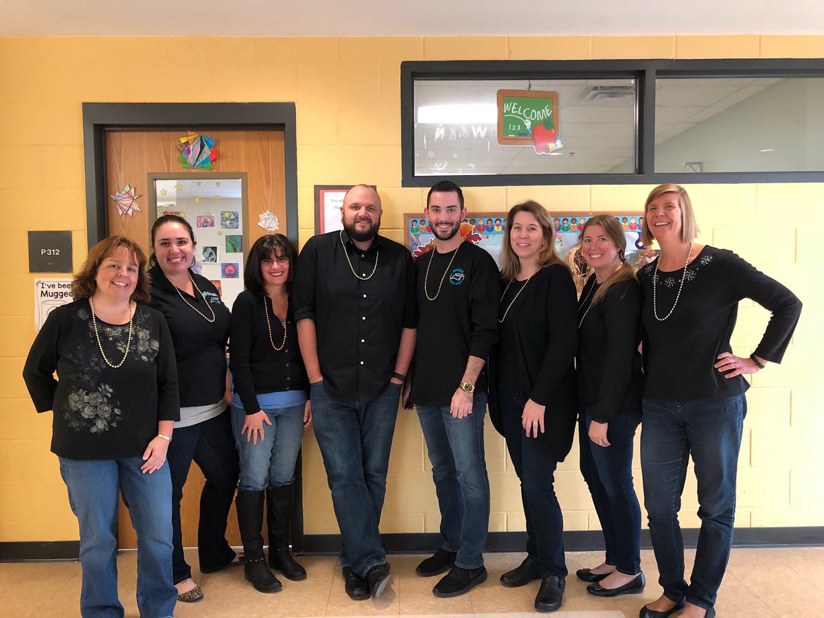 parker_middle's tweet photo. #twinday #5thgradedreamteam 👫 @tpssuper https://t.co/vhTk6Ea3rP