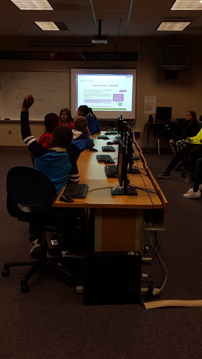 Buffett_DigMed's tweet photo. Using TEAMS with class discussion to create the #blendedlearning experience. @TeachHighTech @TechTolliver #WeAreBuffett https://t.co/BgjdxCYUD5