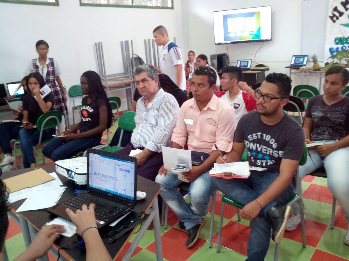emprend_cfma's tweet photo. Primer puesto de la 3 Feria del Emprendimiento @SBDIR_CFMA @SenaCfma @jalizarazo https://t.co/5o4uOuwiII