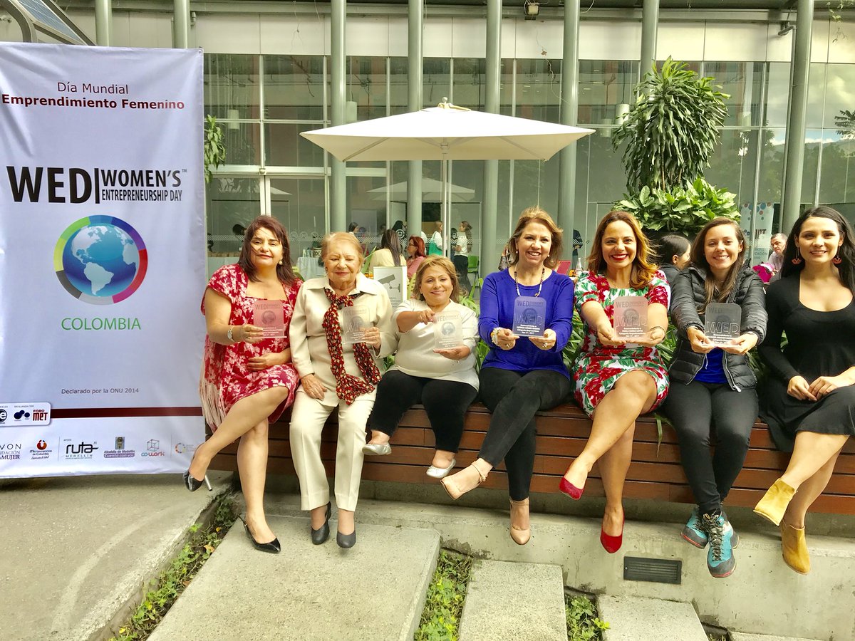 MicroempresaCol's tweet photo. Felices con este reconocimiento que nos hace  hoy la ONU en marco del Día Mundial del Emprendimiento Femenino. Lo recibimos con mucho entusiasmo y nos compromete a seguir trabajando por nuestras empresarias y empresarios en todo el Pais. @WEDColombia @Ruta_N https://t.co/dcRuoXgSKK